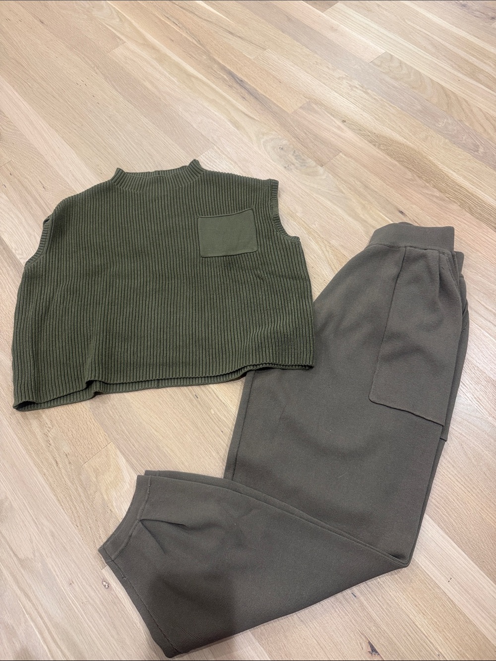 Amazon Olive Ribbed Sleeveless Top & Jogger Set